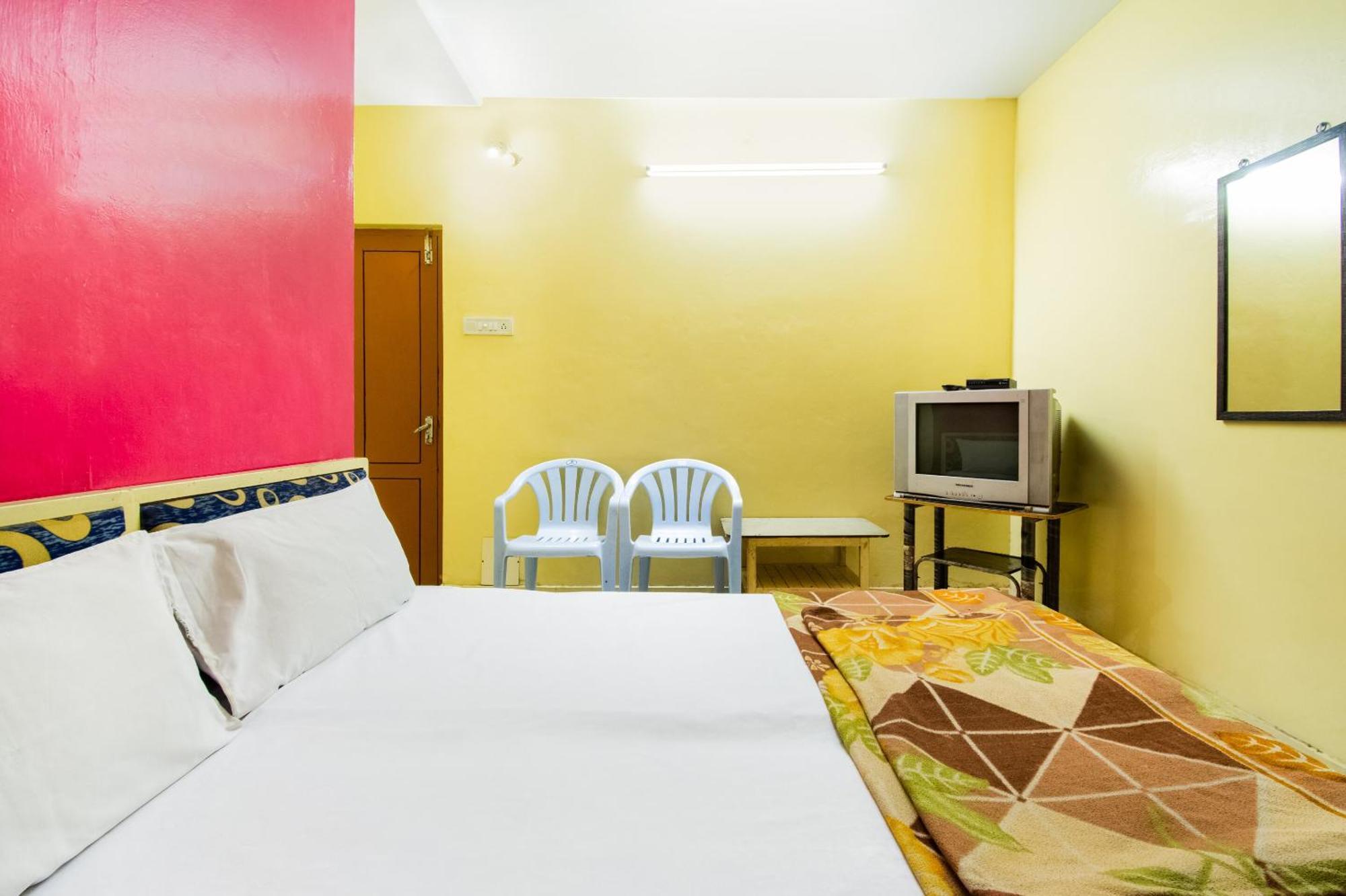 Spot On Sri Ratna Lodge Rājahmundry エクステリア 写真